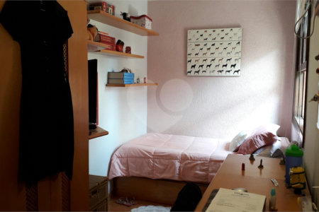 Sobrado à venda com 5 quartos, sendo 1 suíte, em Jardim Caravelas, São Paulo, SP