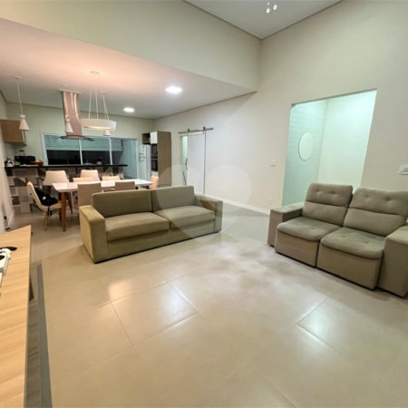 Casa à venda com 3 quartos, sendo 1 suíte, no condomínio Residencial Golden Ville, Itapetininga - SP