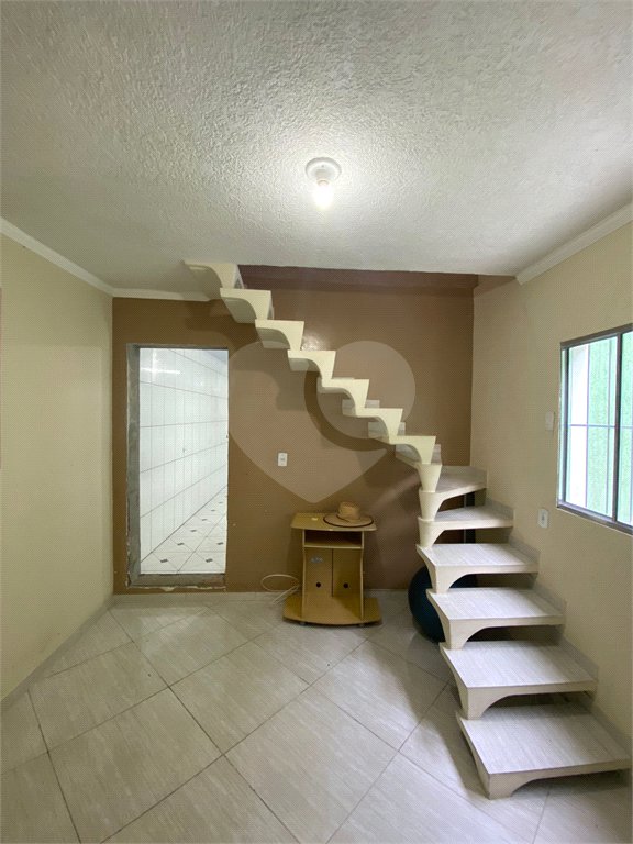 Sobrado à venda com 3 quartos, sendo 1 suíte, em Jardim Beatriz, Poá, SP