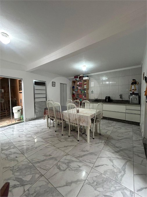 Sobrado à venda com 3 quartos, sendo 1 suíte,  em Jardim Regina, Indaiatuba, SP