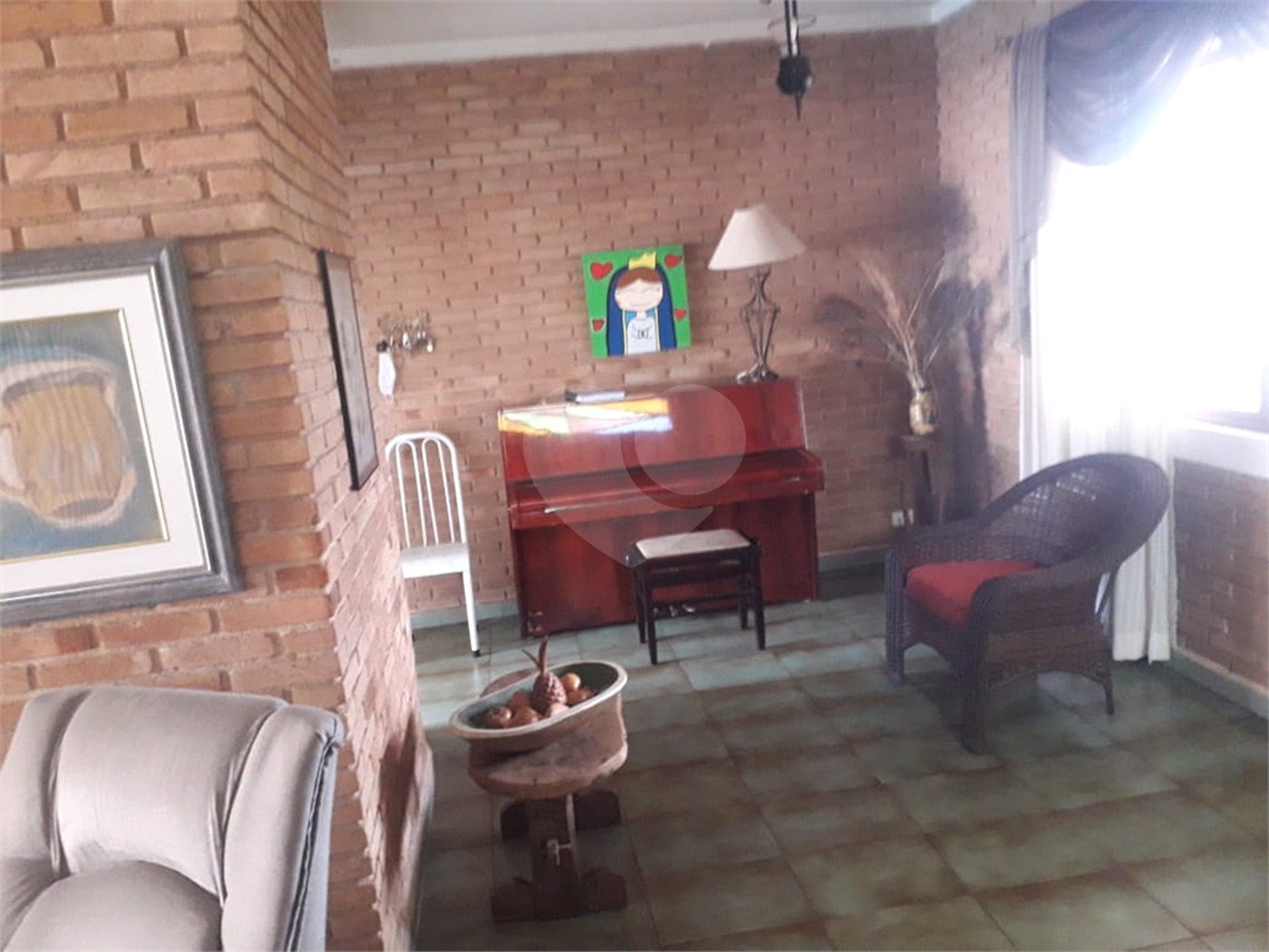 Casa à venda com 3 quartos, sendo 1 suíte,  no Centro, Socorro, SP