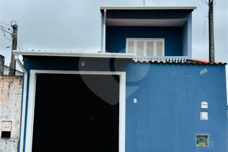 Sobrado à venda com 3 quartos em Loteamento Municipal Brás Cubas, Mogi das Cruzes, SP