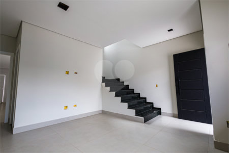 Casa à venda com 3 suítes em Jardim Santa Mena, Guarulhos, SP