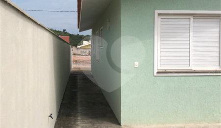 Casa à venda com 3 quartos, sendo 1 suíte,  no condomínio Marfi Iii- Fase Iii, Bom Jesus dos Perdões - SP