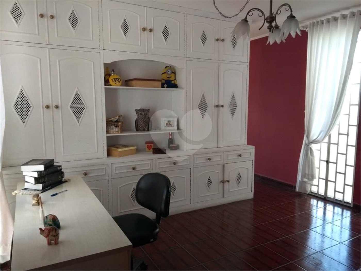 Casa à venda com 5 quartos, sendo 3 suítes,  em Vila Oliveira, Mogi das Cruzes, SP
