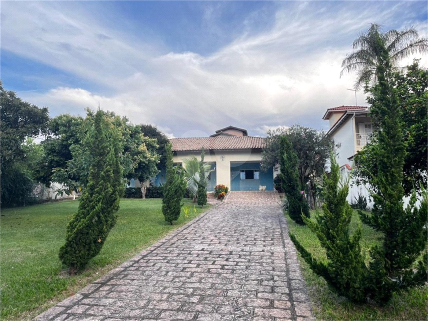 Casa à venda com 3 suítes no condomínio Acmti - Colinas do Mosteiro, Terras de Itaici e Recanto dos Pássaros, Indaiatuba - SP