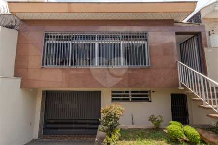 Casa Térrea à venda com 4 quartos, sendo 2 suítes, em Bosque da Saúde, São Paulo, SP
