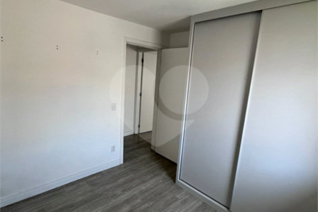 Sobrado à venda com 3 quartos em Parada Inglesa, São Paulo, SP
