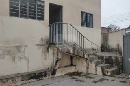 Sobrado à venda com 4 quartos em Jardim Limoeiro, São José dos Campos, SP