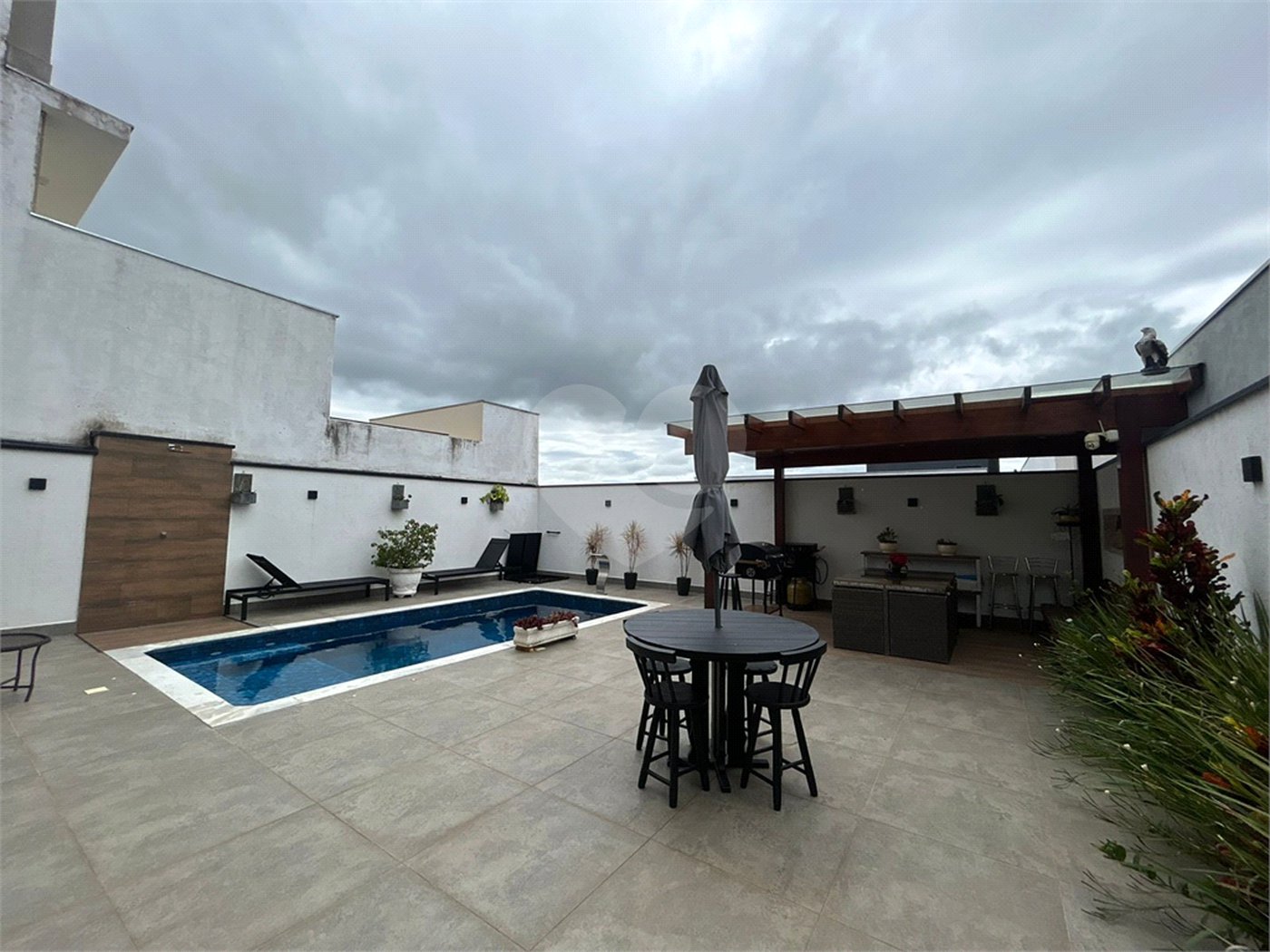 Casa à venda com 3 suítes no condomínio Renascence Residencial, Sorocaba - SP