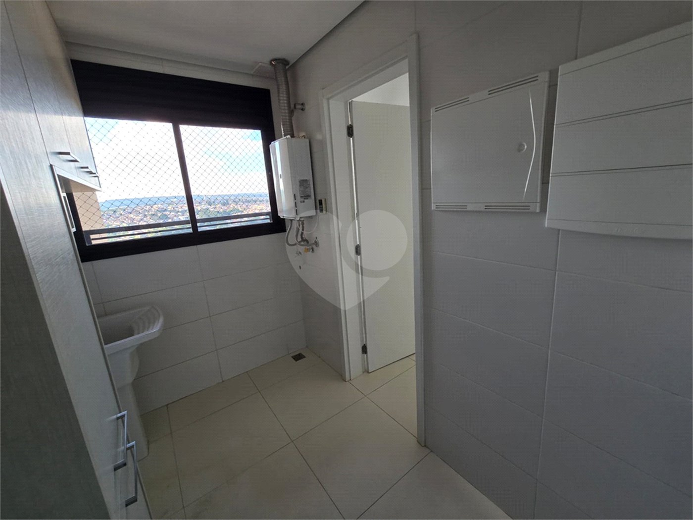 Apartamento para alugar com 3 suítes no Centro, Itapetininga, SP