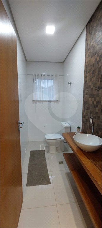 Casa para alugar com 4 quartos, sendo 3 suítes,  no condomínio Figueira Garden, Atibaia - SP