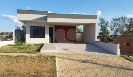 Casa à venda com 3 quartos, sendo 2 suítes,  no condomínio Reserva dos Jatobás, Louveira - SP