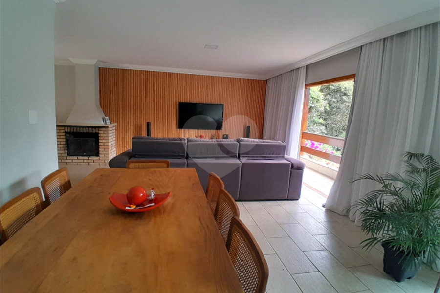 Casa Térrea à venda com 5 quartos, sendo 2 suítes,  em Roseira, Mairiporã, SP