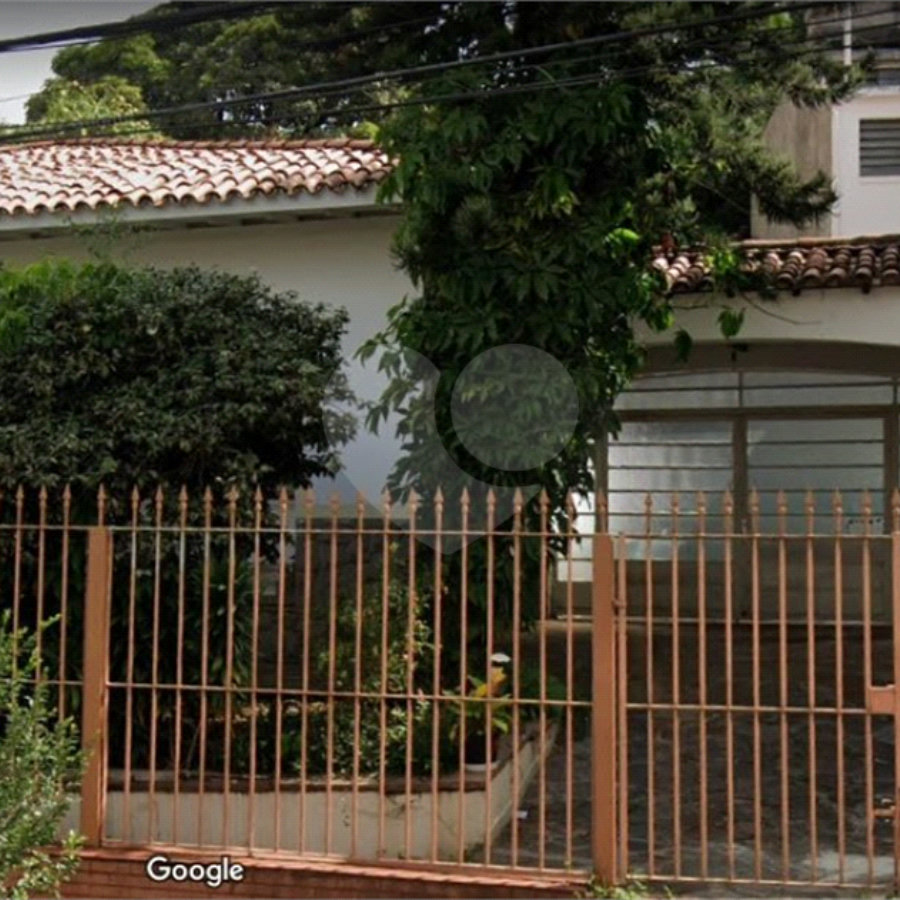 Casa com 368m² de área contruída e 938m² de terreno