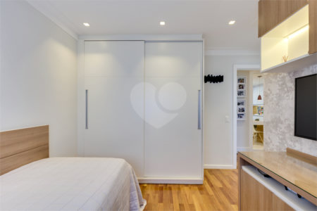 Apartamento à venda com 4 quartos, sendo 2 suítes, em Campo Belo, São Paulo, SP