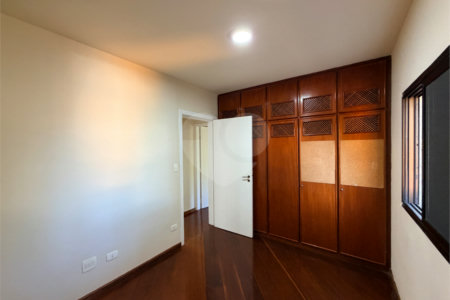 Apartamento à venda com 3 quartos, sendo 1 suíte, em Alto da Boa Vista, São Paulo, SP