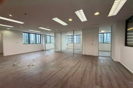 Sala à venda em Cidade Monções, São Paulo, SP