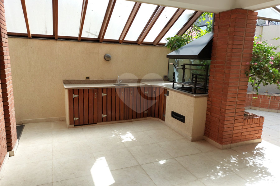 Casa à venda com 3 suítes no condomínio Chácara Francesa, São Paulo - SP