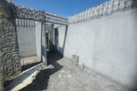 Terreno 810 metros à venda em Atibaia com projeto aprovado exclusivo de alto padrão com construção inacabada