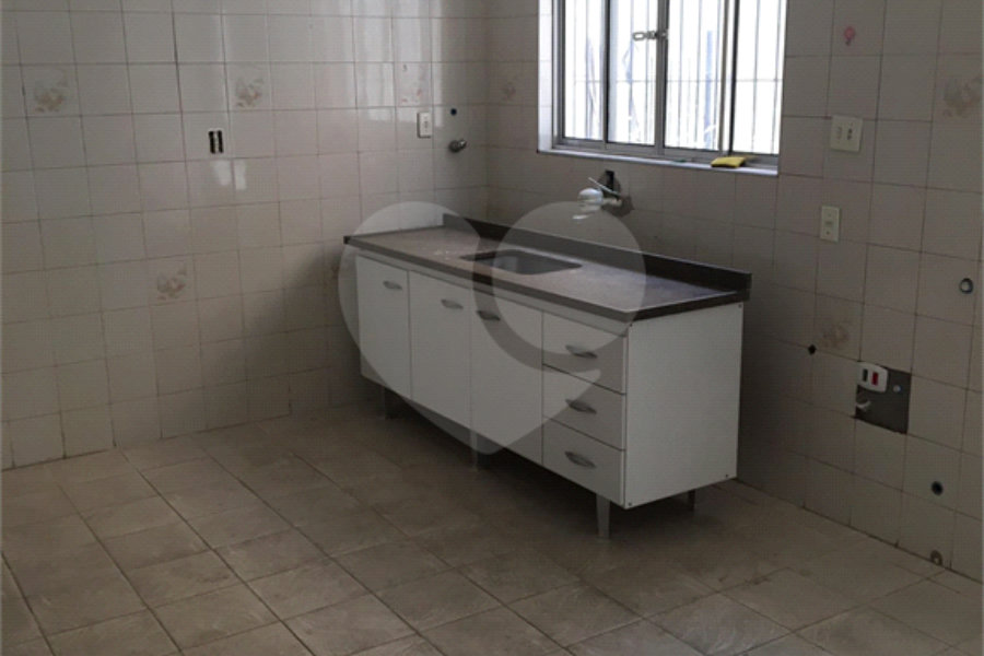 Sobrado à venda com 4 quartos, sendo 1 suíte, em Tremembé, São Paulo, SP