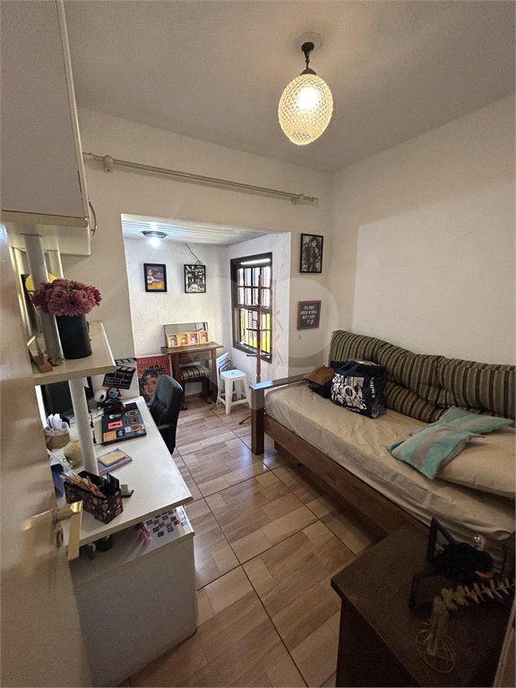 Sobrado à venda com 3 quartos em Jardim Santo Antoninho, São Paulo, SP