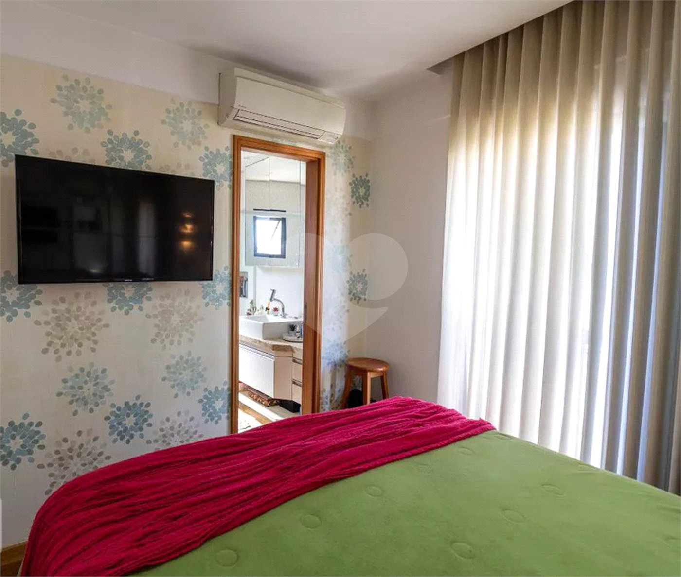 Apartamento à venda com 4 quartos, sendo 2 suítes, em Cidade São Francisco, São Paulo, SP