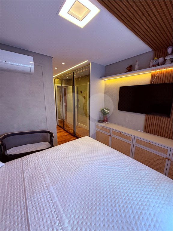 Apartamento à venda com 3 quartos, sendo 1 suíte, em Vila Mariana, São Paulo, SP