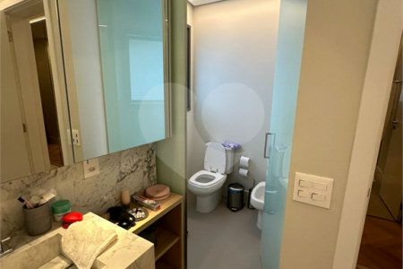 Apartamento à venda com 2 suítes em Vila Nova Conceição, São Paulo, SP