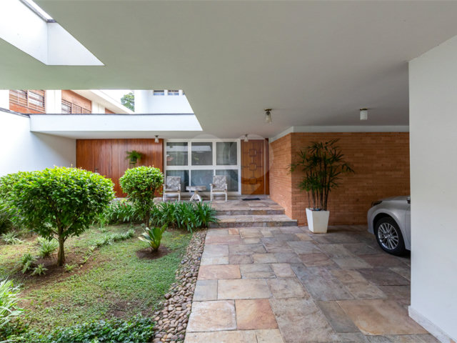 Sobrado à venda com 4 quartos, sendo 2 suítes,  em Brooklin Velho, São Paulo, SP