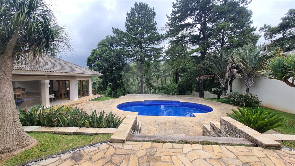 Casa à venda ou para alugar com 5 suítes em Serra da Cantareira, Mairiporã, SP