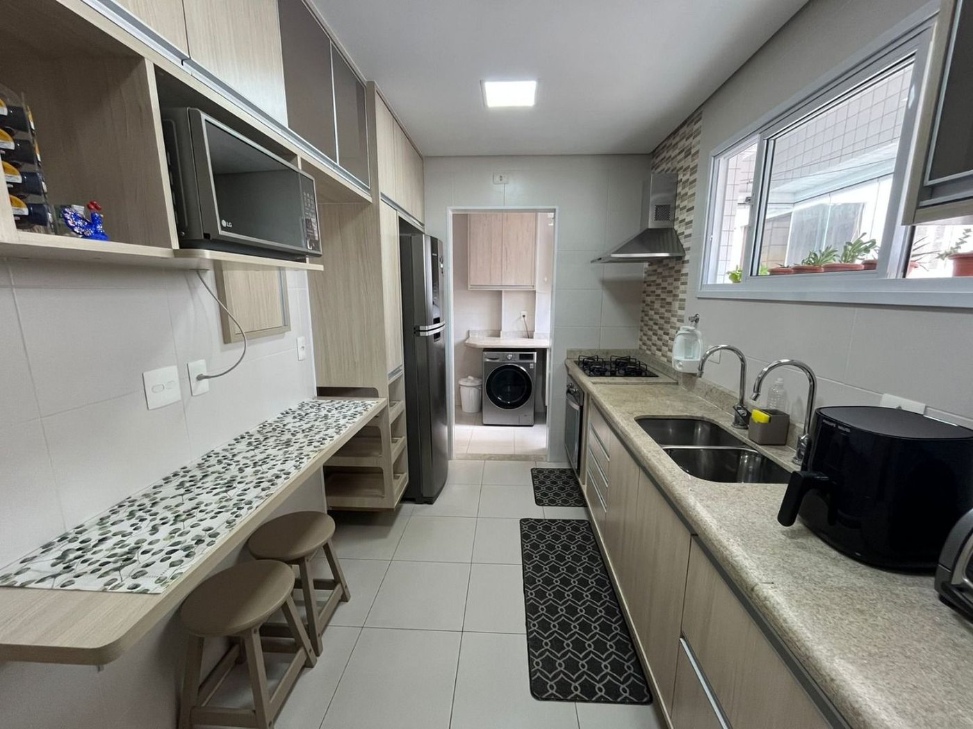 Apartamento com 3 dormitórios à venda, 82 m² por R$ 990.000,00 - José Menino - Santos/SP