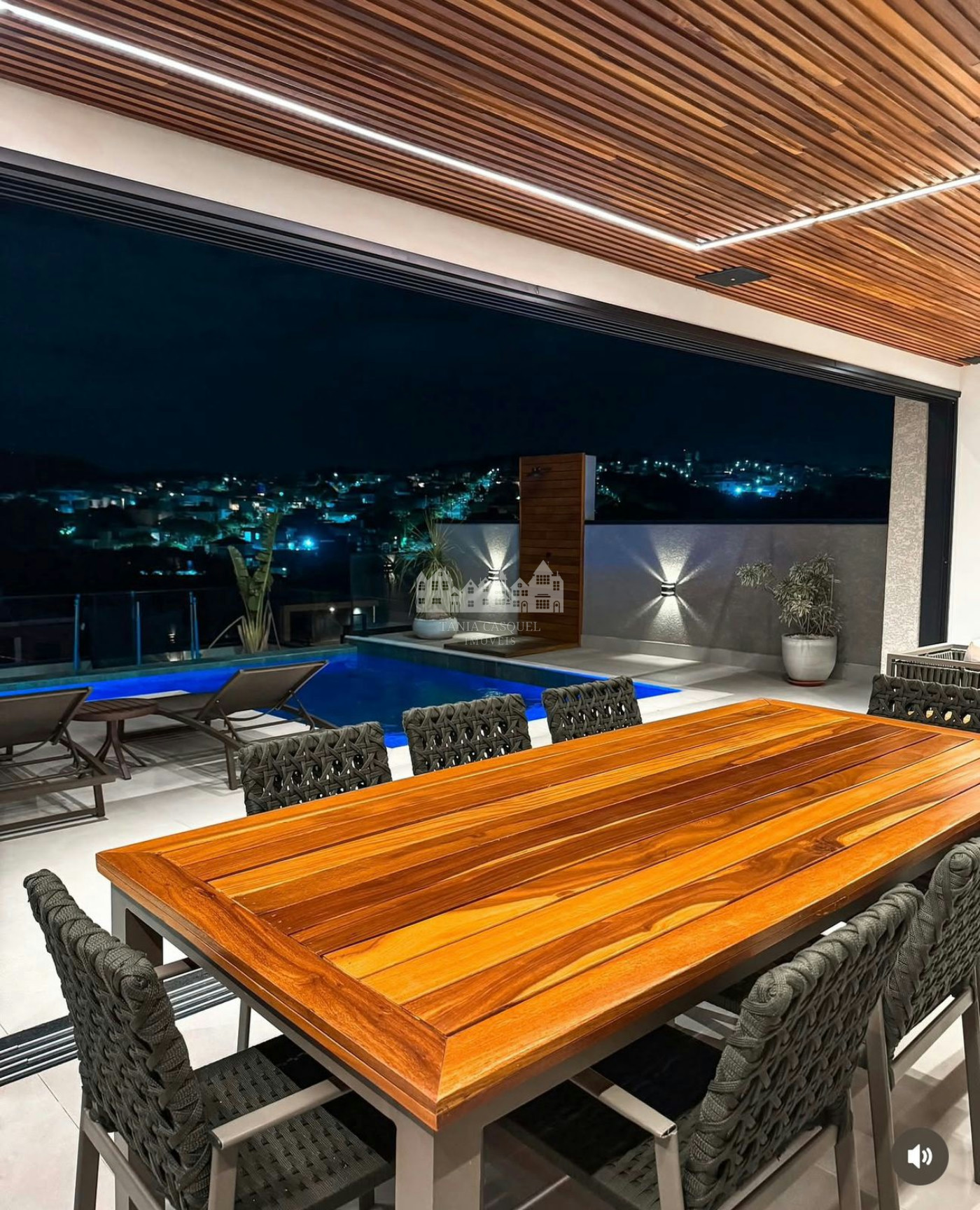 Casa à venda com 4 quartos, sendo 3 suítes, em Rio Abaixo, Atibaia, SP