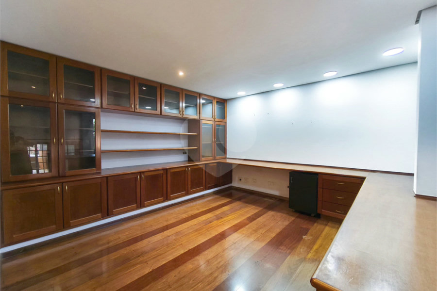 Casa à venda com 3 suítes no condomínio Jd Itatinga, São Paulo - SP