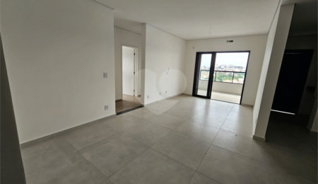 Apartamento à venda com 3 quartos, sendo 1 suíte,  em Vila Lucy, Sorocaba, SP