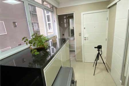 Apartamento à venda ou para alugar com 3 quartos, sendo 1 suíte, em Jardim Paulista, São Paulo, SP