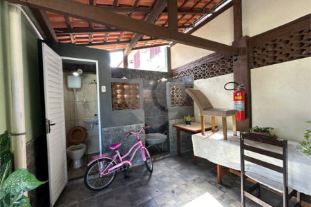 Casa em condomínio à venda com 2 quartos, sendo 1 suíte, em Ogiva, Cabo Frio, RJ