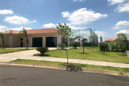 Casa à venda com 3 quartos, sendo 1 suíte,  no condomínio Vila Ytu, Indaiatuba - SP