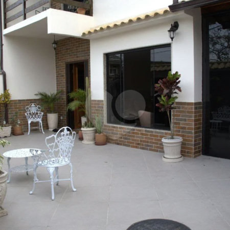 Casa à venda com 3 quartos, sendo 1 suíte, no condomínio Village da Posse, Rio de Janeiro - RJ