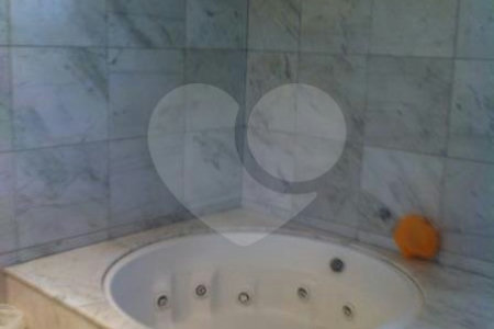 Apartamento à venda com 4 suítes em Real Parque, São Paulo, SP