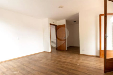 Casa à venda com 4 quartos, sendo 1 suíte, em Vila Tiradentes, São Paulo, SP