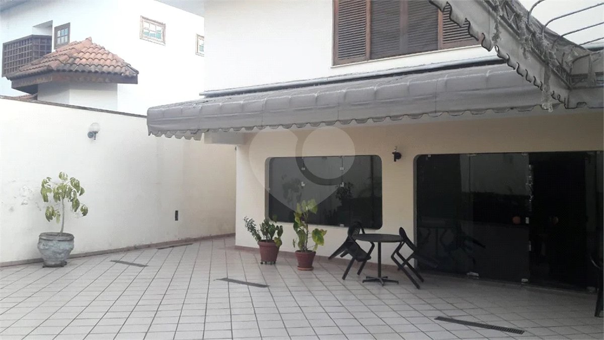 Sobrado à venda ou para alugar com 4 suítes em Santana, São Paulo, SP
