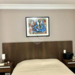 Apartamento de 03 dormitórios sendo 1 suíte e 02 vagas de garagem.