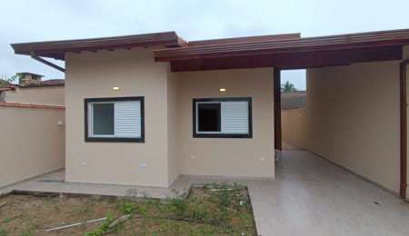Casa à venda com 3 quartos, sendo 1 suíte, em Gaivotas, Itanhaém, SP