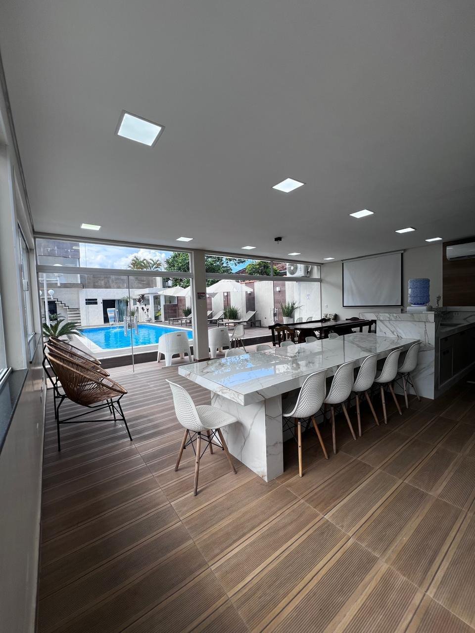 Casa à venda com 8 quartos, sendo 2 suítes, em Flórida, Praia Grande, SP