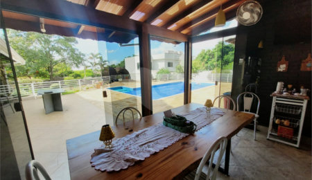 Casa à venda com 4 quartos, sendo 3 suítes, no condomínio Acmti - Colinas do Mosteiro, Terras de Itaici e Recanto dos Pássaros, Indaiatuba - SP