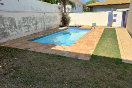 Casa Térrea no Condomínio Damha I,