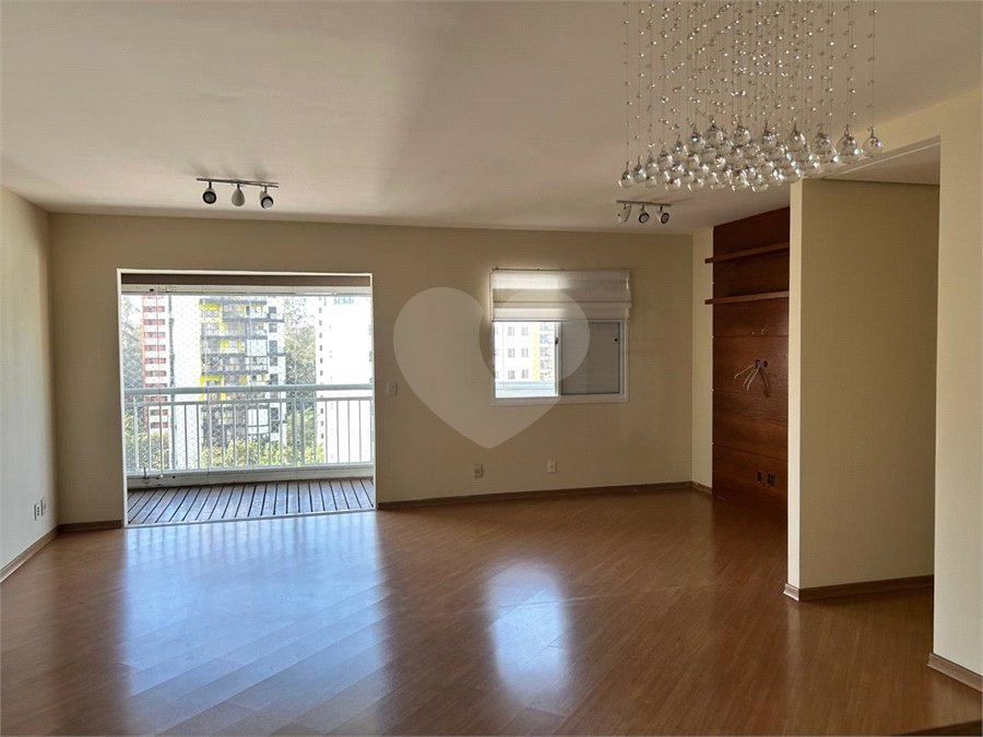 Apartamento à venda com 2 quartos, sendo 1 suíte, em Vila Andrade, São Paulo, SP