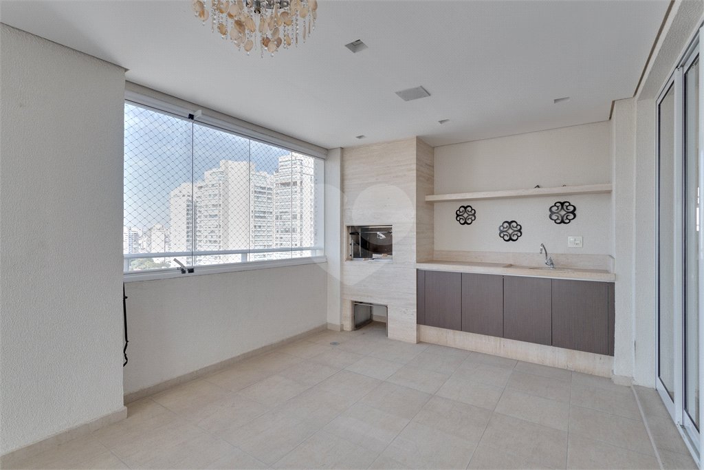 Apartamento à venda com 4 suítes em Campo Belo, São Paulo, SP