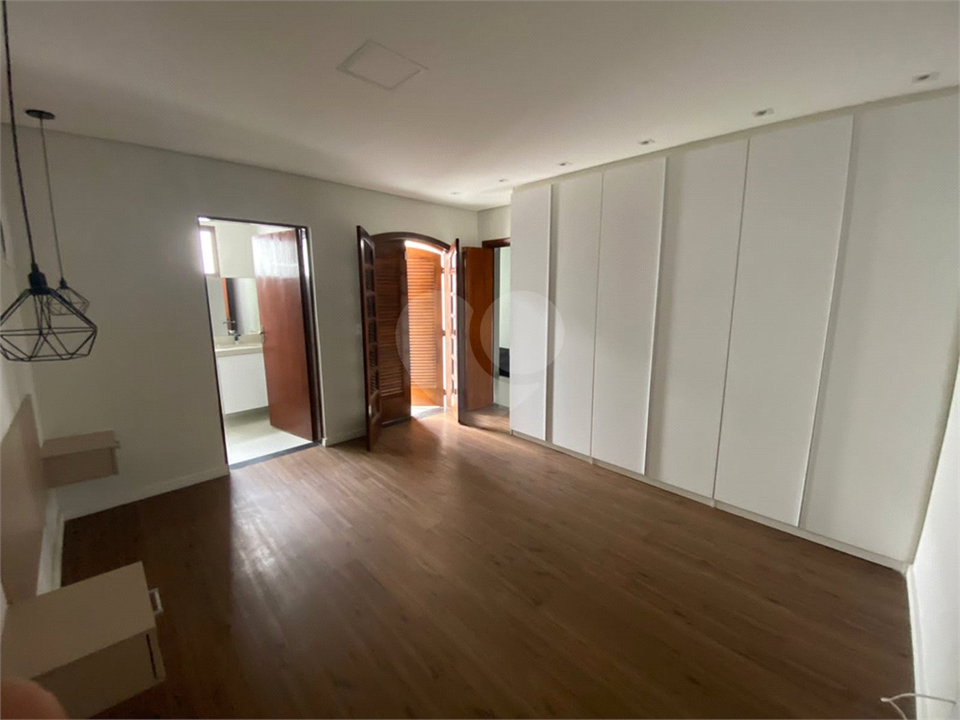 Casa à venda com 4 suítes em Vila Suissa, Mogi das Cruzes, SP